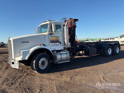 2005 Kenworth T800 6x4 Roll-Off Truck