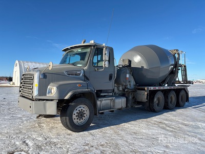 2013 Freightliner 114 SD 8x6 Betoniera