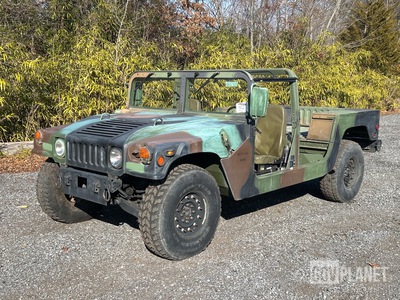 1997 AM General M1097A2 HMMWV 2 Door w/Truck Body