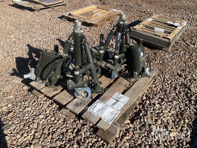 (2) Columbus Jack 50K25177 Hydraulic Tripod Jacks