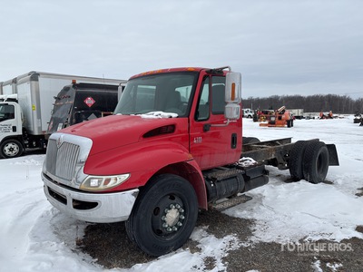 2005 International 4300 4x2 Autocarro cabina e telaio