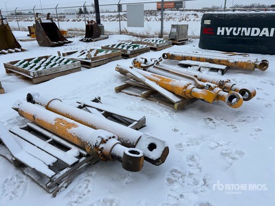 Quantity of (8) Hydraulic Zylinder