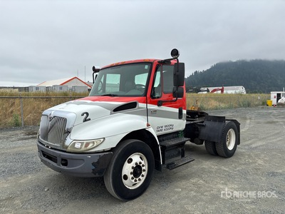 2003 International Durastar 4400 4x2 S/A Day Cab Truck Tractor (Inoperable)
