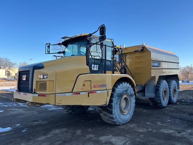 2018 Cat 745 9000 gal 6x6 Articulated Water Truck