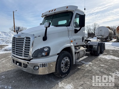 2019 Freightliner Cascadia 125 6x4 T/A Day Cab Truck Tractor