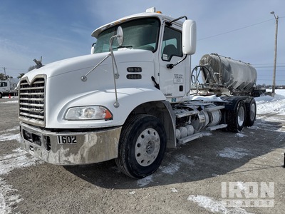 2016 Mack CXU613 6x4 T/A Day Cab Truck Tractor