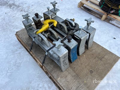 Quantity of (4) Vestil Forklift 10000 LB lifting Swivel Hooks 機械の付属品