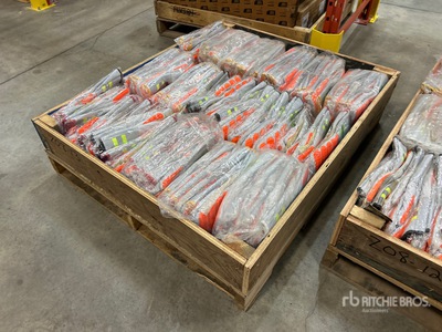 Quantity of (108) Pairs Of Winter Impact Work Gloves Divers - Magasin, entrepôt, consommateur