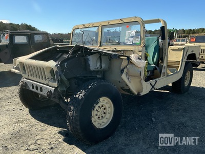 AM General M1097R1 HMMWV 2 Door w/Truck Body