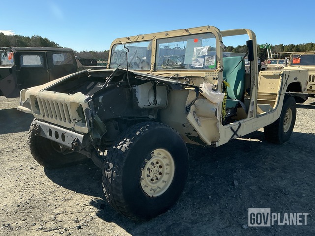 AM General M1097R1 HMMWV 2 Door w/Truck Body