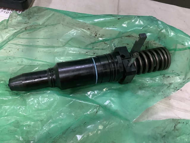 (8) Cat 20R4179 Fuel Injectors