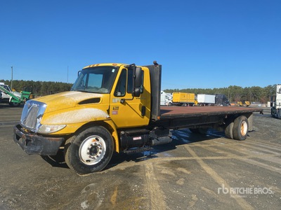 2004 International 4300 4x2 Flatbed Truck