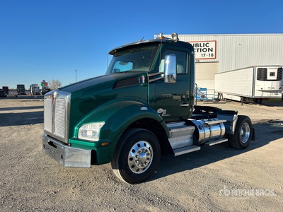 2018 Kenworth T880 4x2 S/A Day Cab Truck Tractor