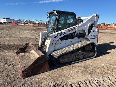2016 Bobcat T870 Two-Speed を見 Compact Track Loader