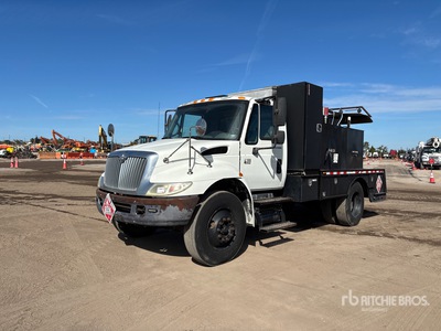 2006 International 4300 4x2 Fuel and Lube Truck