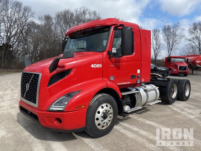2021 Volvo VNR 6x2 T/A Dagcabine Trekker