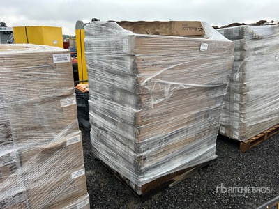 Quantity of Revolution 48 in LCD Light Bulbs Varios. Industrial (Unused)