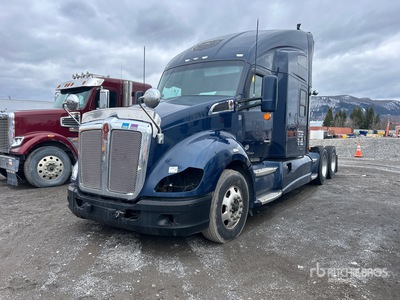 2019 Kenworth T680 6x4 Cabeza Tractora Cabina Dormitorio (Inoperable)