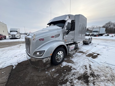 2016 Peterbilt 579 6x4 T/A Sleeper Truck Tractor