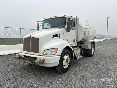 2014 Kenworth T300 4x2 Camion à eau