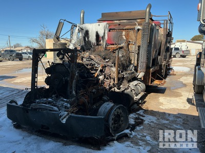 2015 Kenworth W900 T/A Sleeper Truck Tractor (Inoperable)