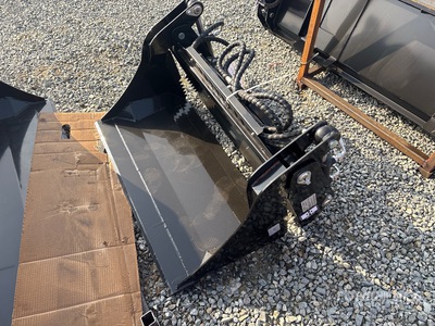2026 GIYI GY-XKH39 39 in Multi-Purpose Mini Skid Steer Bucket (Unused)
