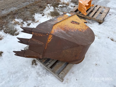 WBM 24 in Digging Frost Excavator Bucket