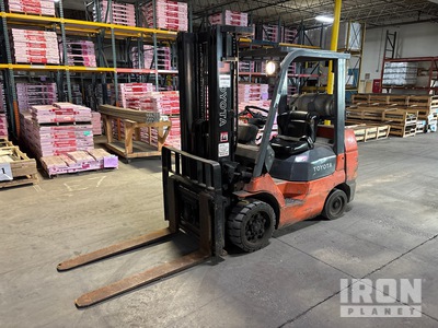 2001 Toyota 7FGCU32 6000 lb Cushion Tire Forklift