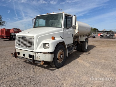 1999 Freightliner FL70 2000 gal 4x2 Water Truck