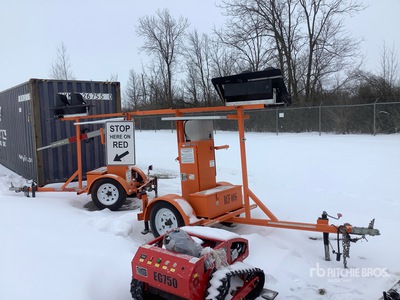 Quantity of (2) North American RCF2.4 S/A Traffic Light