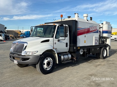 5000 on 2019 International 4300 4x2 Vacuum Tanker Truck