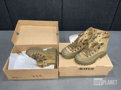 (26) Pairs of Women’s Boots