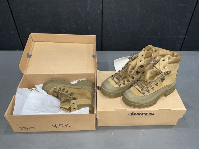 (26) Pairs of Women&rsquo;s Boots