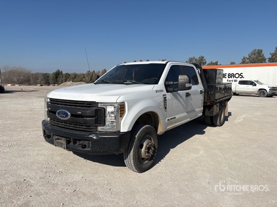 2019 Ford F-350 XL 4x4 Crew Cab Flatbed Truck