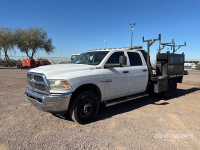 2018 Ram 3500 4x4 Crew Cab Camion à Plateau