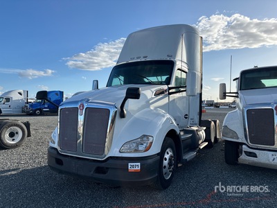2015 Kenworth T680 6x4 T/A Day Cab Truck Tractor