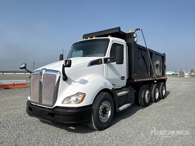 2016 Kenworth T680 T/A Dump Truck