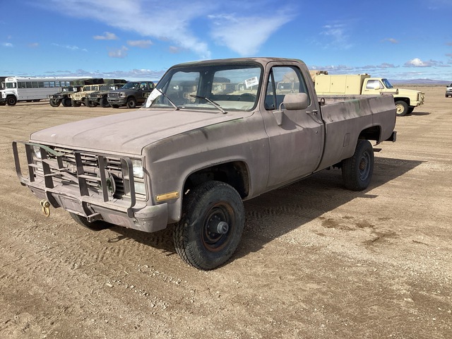 1987 Chevrolet D30 4x4 Pickup