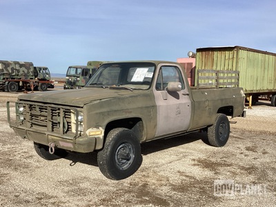 1986 Chevrolet D30 4x4 Pickup