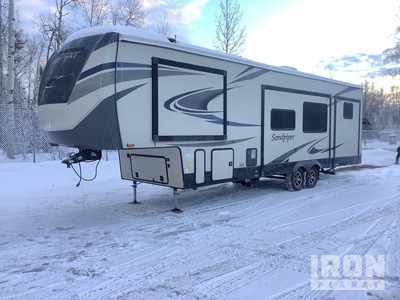 2021 Forest River Sandpiper 5th Wheel Motor Home