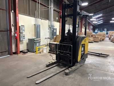 Yale NR035DBNM36TE107 3500 lb Electric Forklift