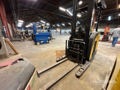 Yale NR035DBNM36TE107 35000 lb Electric Forklift