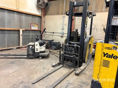 Yale NR035DBNM36TE107 3500 lb Electric Forklift