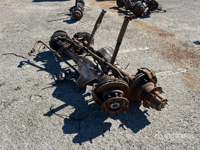 Quantity of (2) Ford F450 Axles , 4x4 Oś ciężarówki - Fits Truck