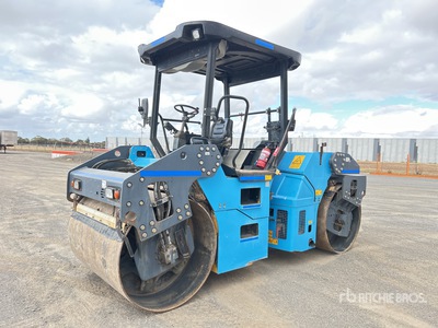 2010 Dynapac CC224HF Rodillo Tándem