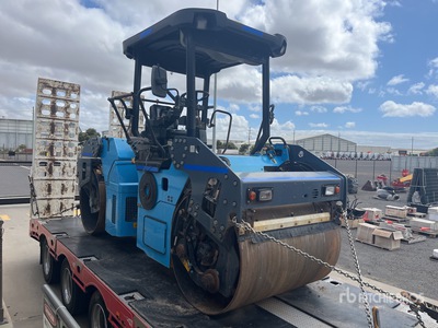 2010 Dynapac CC224HF Double Drum Roller