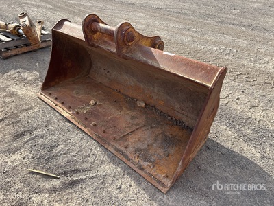 Bucketman 2070 mm Q/C Cleanup Excavator Bucket - Fits Cat 322