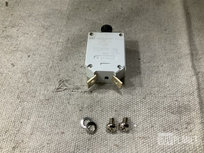 (238) Navistar 3113733C1 Circuit Breakers