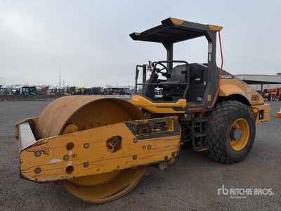 2019 Volvo SD115B Smooth Drum Compactor