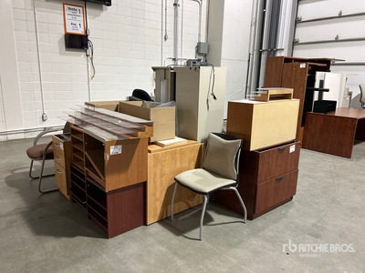 Quantity of Office Furniture Divers - Mobilier de bureau